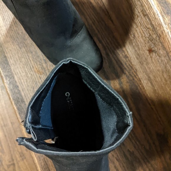 Brand New , never worn, 2 pairs of black Suede Ankle boots SiZE 9 - Picture 2 of 7